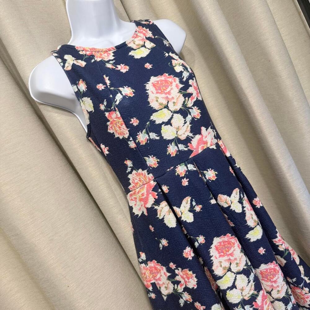 Blue floral dress side zipper size S stylish back detail church party